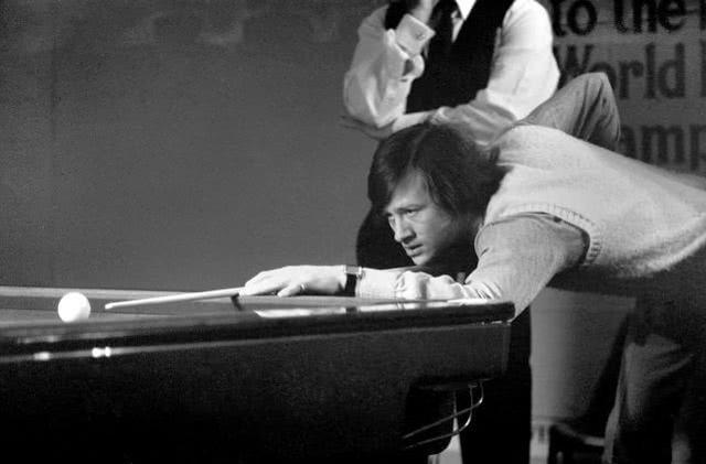 凭借坚韧的 凭借坚韧的