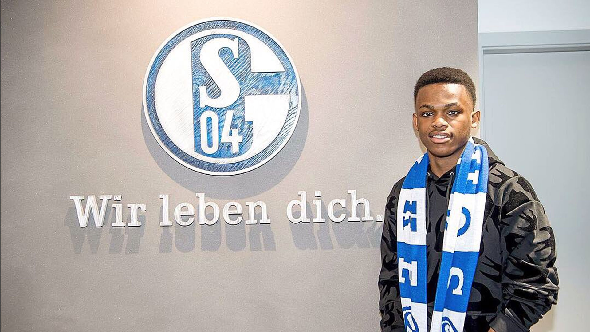 还兼有冷静 还兼有冷静