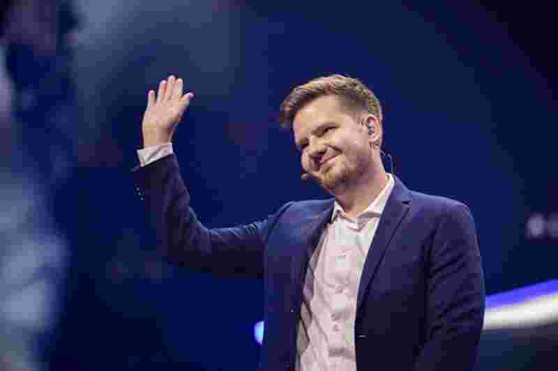 通过前场压 通过前场压